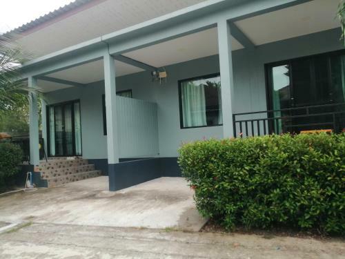 Hostal Na-natwinhousephuket