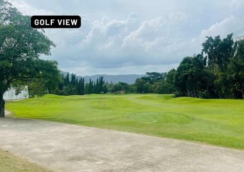 Apartamento 5* Stunning Golf View 2 Br Suite -washer & Kitchen