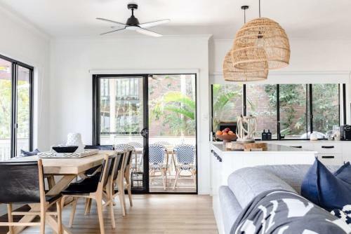 Berrima Luxe - Noosa Hill Home - Heated Spa Pool