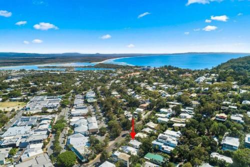 Berrima Luxe - Noosa Hill Home - Heated Spa Pool