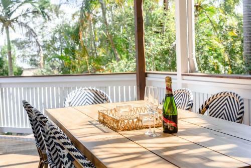 Berrima Luxe - Noosa Hill Home - Heated Spa Pool