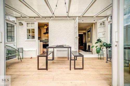 Two Bed Cottage Near Oxford With River View