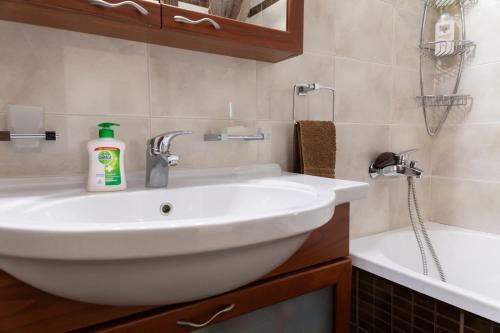 Rodon Villa With Sauna And Private Parking