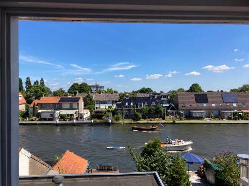Luc's Place Zoeterwoude, 2 Persoons Waterbed