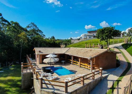 Ch�cara Com Piscina Aquecida Em Condom�nio Fechado