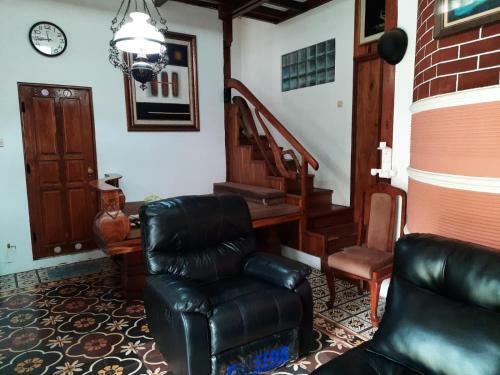 Marty's Ethnic Villa