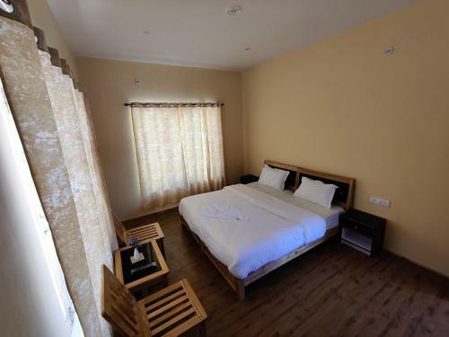 Hotel Lungdho Residency
