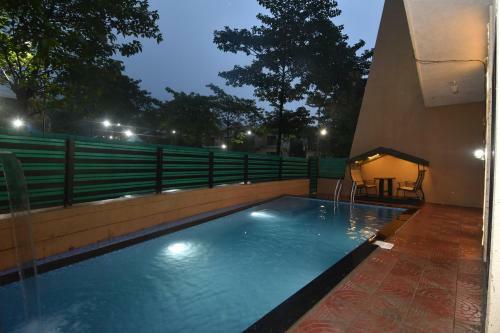 Kiyansh Villa