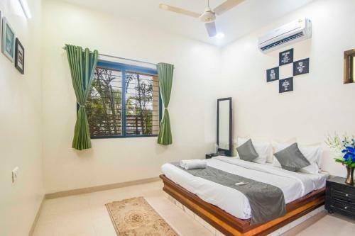 Kiyansh Villa
