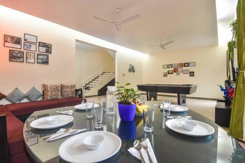 Kiyansh Villa