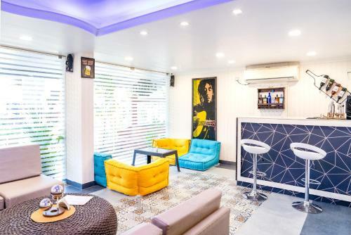 Hotel Candolim Suites