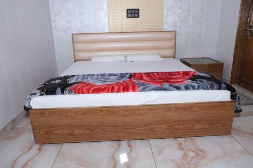 Oyo 90052 Hotel Lord Krishna