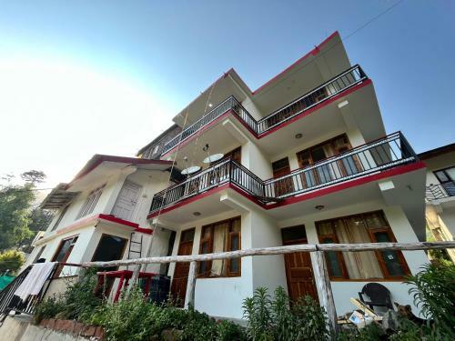Hostal Dwine Stay