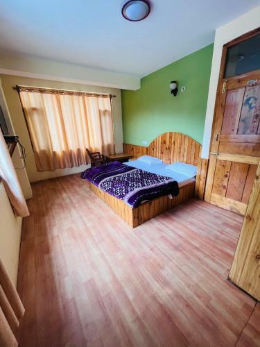 Hostal Dwine Stay