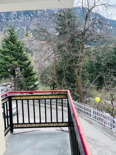 Hostal Dwine Stay