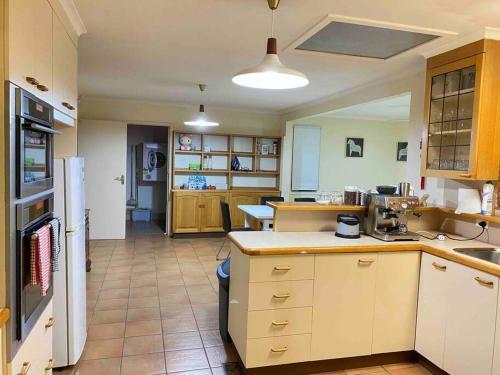 Apartamento Hawker 4br House ?air-con, Wifi, Netflix, Parking?