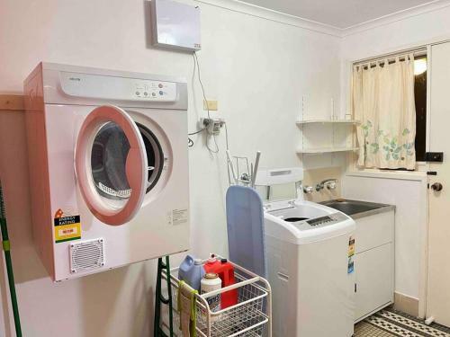Apartamento Hawker 4br House ?air-con, Wifi, Netflix, Parking?