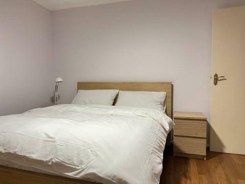 Apartamento Hawker 4br House ?air-con, Wifi, Netflix, Parking?