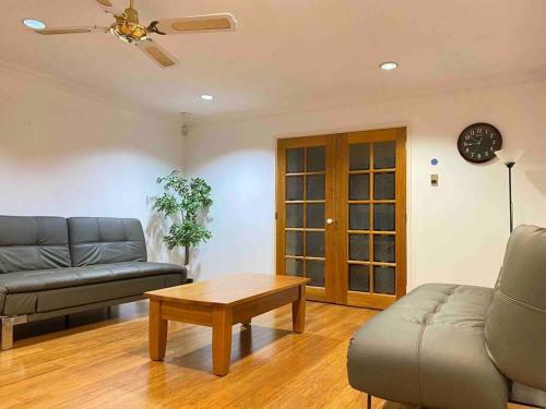 Apartamento Hawker 4br House ?air-con, Wifi, Netflix, Parking?
