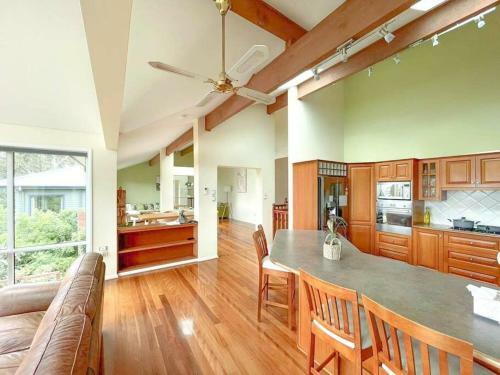 Blue Mountain's Charm / Wentworth Falls