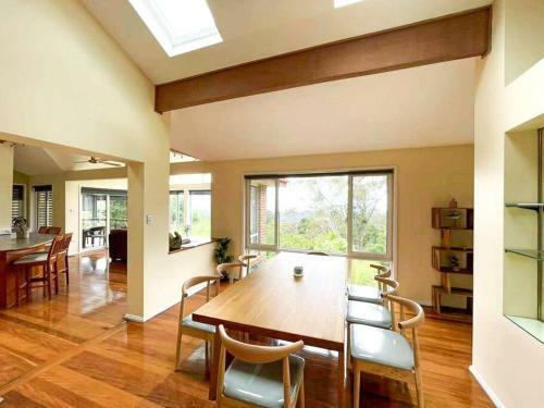 Blue Mountain's Charm / Wentworth Falls