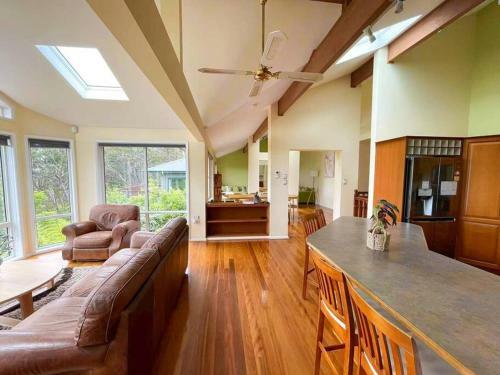 Blue Mountain's Charm / Wentworth Falls