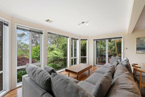Blue Mountain's Charm / Wentworth Falls