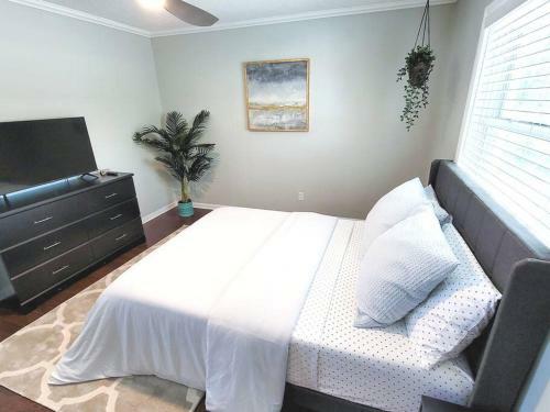 Greece Villa On Canal Free Heated Pool And Kayaks