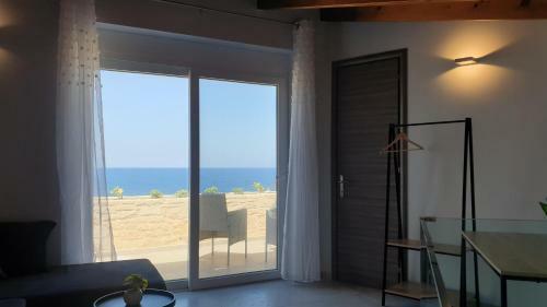 Zefyros Suite , Seafront Retreat !