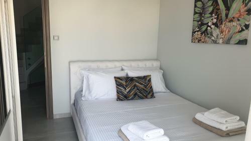 Zefyros Suite , Seafront Retreat !