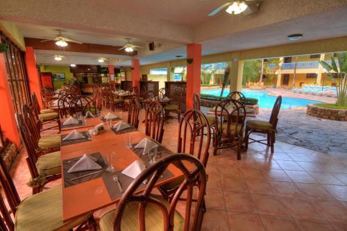 Hotel Acuarium Suite Resort