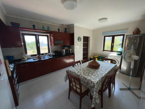 Villa Moradia De Luxo Com Piscina E Jardim