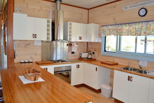Mistys Beachside Cottage