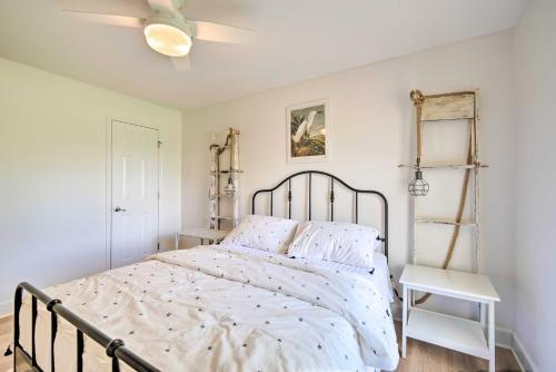 Peaceful Home With Yard, Walk To Rainbow River!