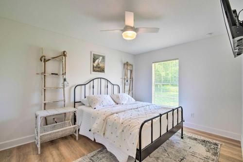 Peaceful Home With Yard, Walk To Rainbow River!