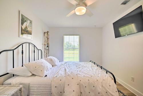 Peaceful Home With Yard, Walk To Rainbow River!
