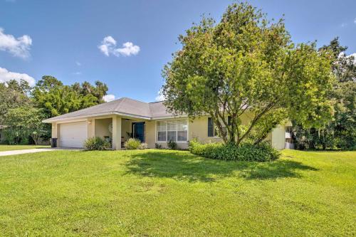 Peaceful Home With Yard, Walk To Rainbow River!