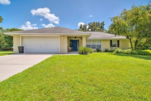 Peaceful Home With Yard, Walk To Rainbow River!