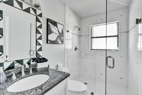 Gorgeous 6 Br Home W Heated Pool & Golf View