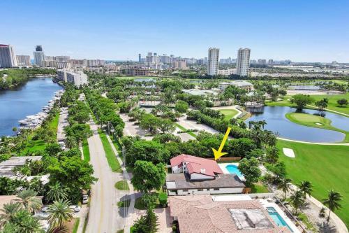 Gorgeous 6 Br Home W Heated Pool & Golf View