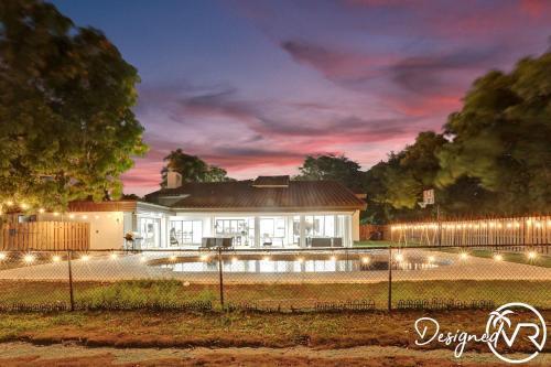 Gorgeous 6 Br Home W Heated Pool & Golf View
