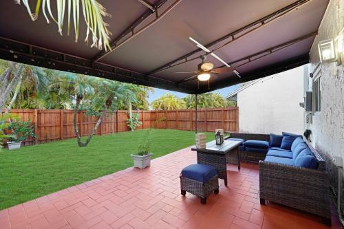 3 Bedroom Home In Quiet Neighborhood With Office