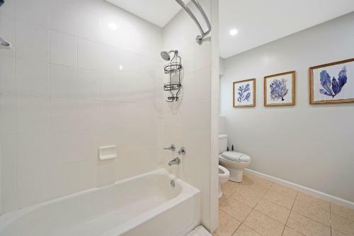3 Bedroom Home In Quiet Neighborhood With Office