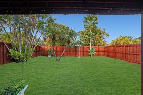 3 Bedroom Home In Quiet Neighborhood With Office