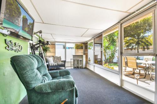 Tropical Escape Close To Top Fl Beaches!