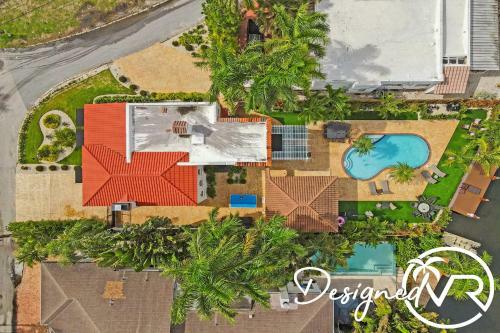 7br Charm With Heated Pool And Waterview