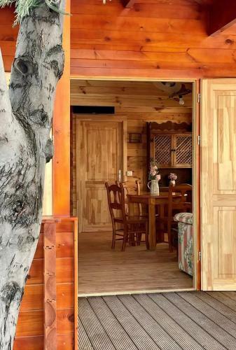 Dos Villas Entre Ciervos Y Cervantes