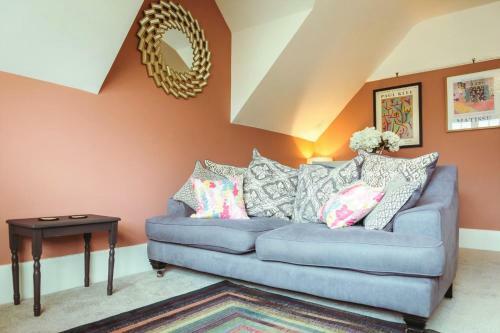 Apartamento Saffrons Sunset - Central, Chic 2nd Floor Flat