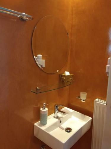 Hotel Karavos