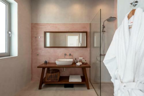 Luxury Villa Oxygen In Sfinari With Sunset Views